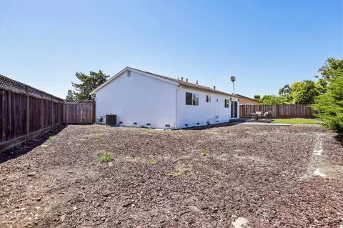 Exterior - 7595 Braidburn Ave, Newark, CA 94560 photo 3 of 3