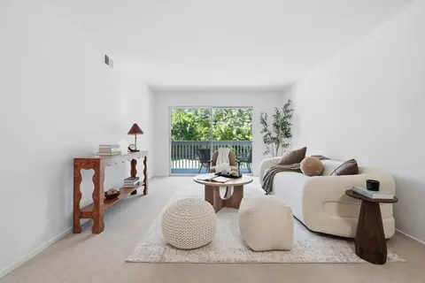 675 Sharon Park 208, Menlo Park, CA 94025