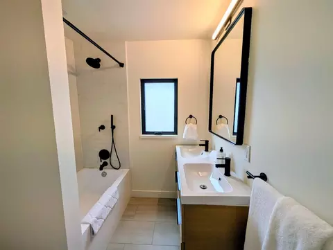 Bath - 101 Darlington Ln, Soquel, CA 95073 photo 2 of 2