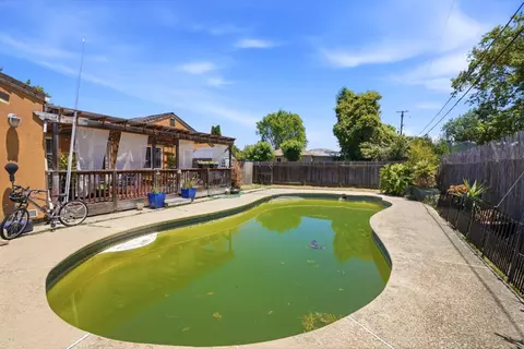 Exterior - 2115 Teakwood St, Vallejo, CA 94591 photo 7 of 10
