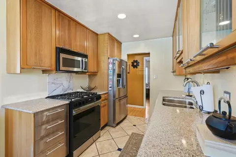 Kitchen - 2115 Teakwood St, Vallejo, CA 94591 photo 2 of 4