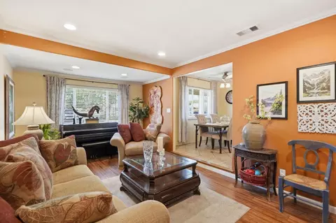 Living - 2115 Teakwood St, Vallejo, CA 94591 photo 4 of 5