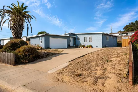 2050 Lassen St, Seaside, CA 93955