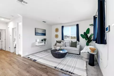 Living - 836 Vasquez Dr, Soledad, CA 93960 photo 1 of 3