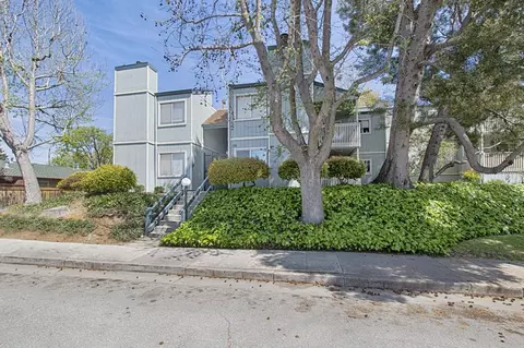 136 Canfield Ave A, Santa Cruz, CA 95060