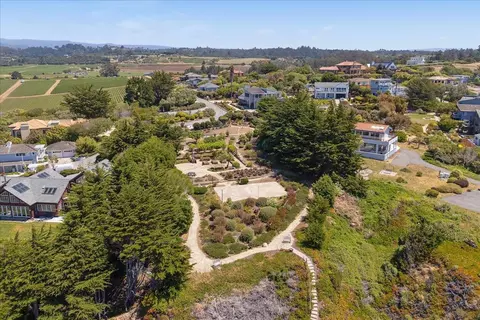 390 Heather Point Ln, Watsonville, CA 95076