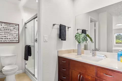 Bath - 654 Imperial Dr, Pacifica, CA 94044 photo 1 of 4