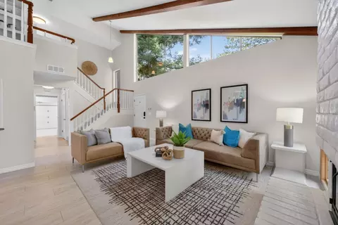 19546 Vineyard Ln, Saratoga, CA 95070