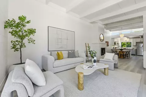 3909 Middlefield Rd E, Palo Alto, CA 94303