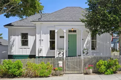 219 Willow St, Pacific Grove, CA 93950