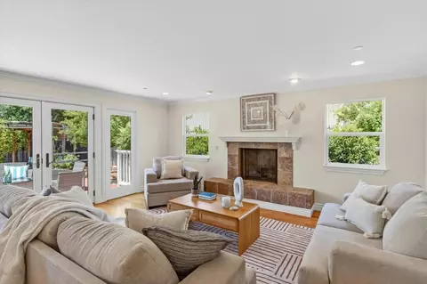 1078 Boranda Ave, Mountain View, CA 94040
