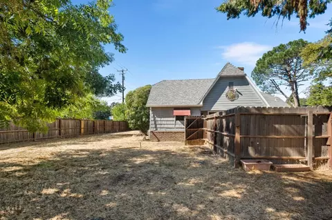 Exterior - 2905 Garfield Ave, Carmichael, CA 95608 photo 5 of 7