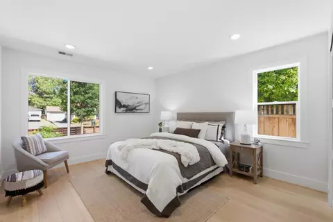 Bedroom - 571 Anza St, Mountain View, CA 94041 photo 5 of 5