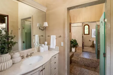 Bath - 96 Heather Dr, Atherton, CA 94027 photo 3 of 4