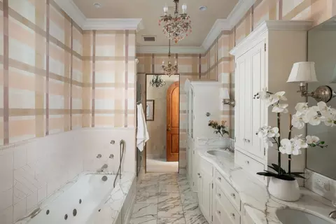 Bath - 96 Heather Dr, Atherton, CA 94027 photo 2 of 4