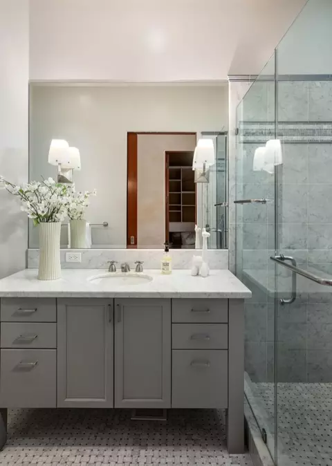 Bath - 96 Heather Dr, Atherton, CA 94027 photo 1 of 4