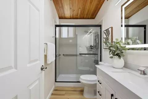Bath - 170 S Gadsden Dr, Milpitas, CA 95035 photo 1 of 3