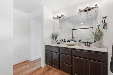 Bath - 5078 Palisade Ave, Merced, CA 95348 photo 2 of 5