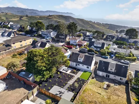 View/Area - 483 Heathcliff Dr, Pacifica, CA 94044 photo 3 of 5
