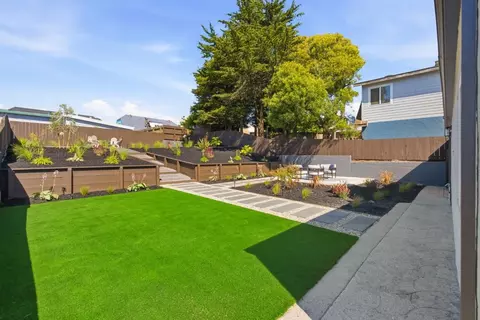 Exterior - 483 Heathcliff Dr, Pacifica, CA 94044 photo 4 of 9