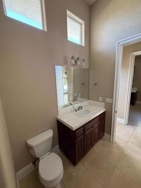 Bath - Undisclosed, Turlock, CA 95382 photo 1 of 3