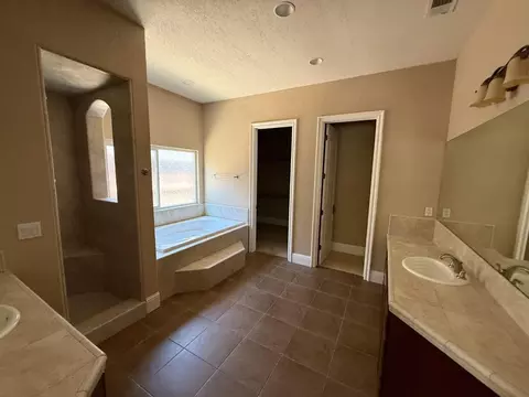 Bath - Undisclosed, Turlock, CA 95382 photo 3 of 3