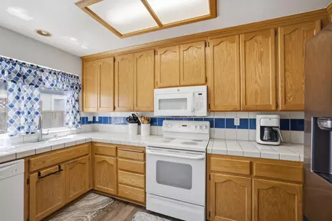 Kitchen - 1774 Declaration St, Salinas, CA 93906 photo 2 of 2