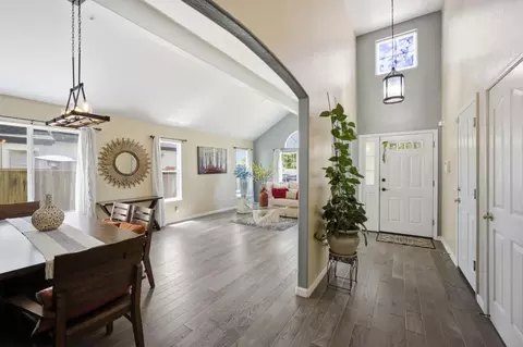 Entry Way - 1774 Declaration St, Salinas, CA 93906 photo 3 of 4