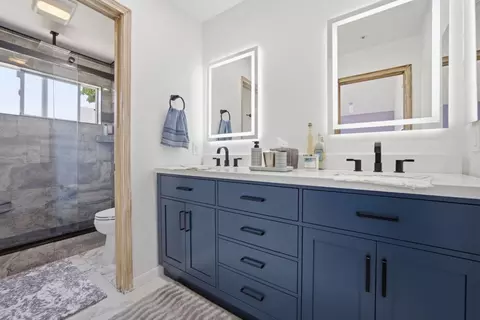 Bath - 1774 Declaration St, Salinas, CA 93906 photo 2 of 2