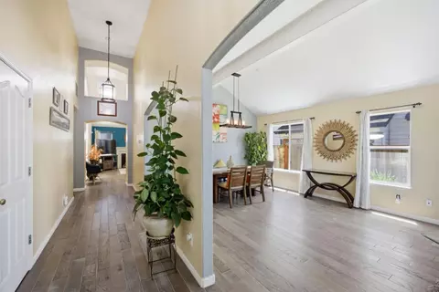 Entry Way - 1774 Declaration St, Salinas, CA 93906 photo 2 of 4