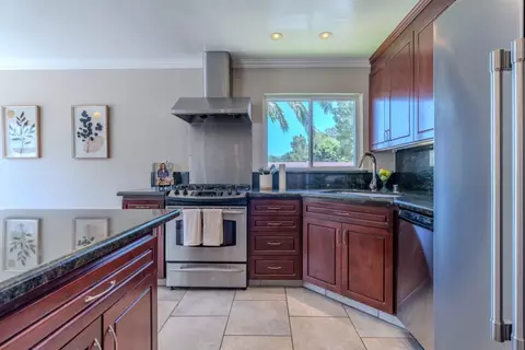 Kitchen - 1539 Terra Nova Blvd, Pacifica, CA 94044 photo 4 of 5
