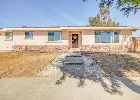 1651 Clearview Dr, Hollister, CA 95023