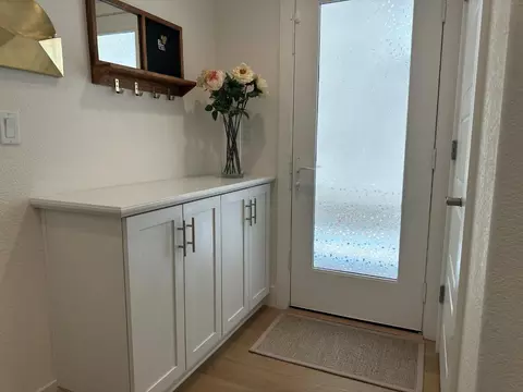 Entry Way - 7168 Carneros Ln, Dublin, CA 94568 photo 4 of 5