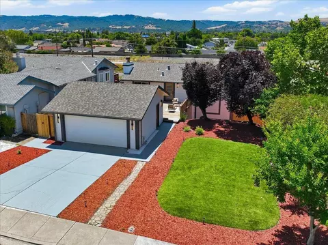 Exterior - 7480 Stagecoach Rd, Dublin, CA 94568 photo 7 of 15