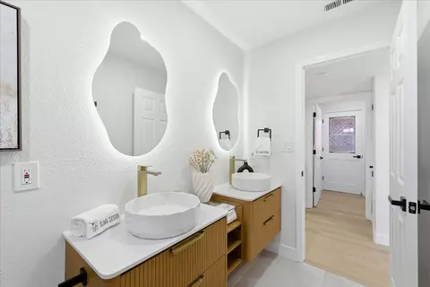 Bath - 7480 Stagecoach Rd, Dublin, CA 94568 photo 6 of 7