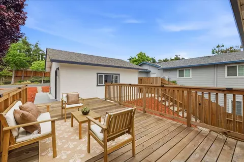Exterior - 7480 Stagecoach Rd, Dublin, CA 94568 photo 8 of 15