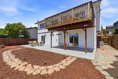 Exterior - 7480 Stagecoach Rd, Dublin, CA 94568 photo 13 of 15