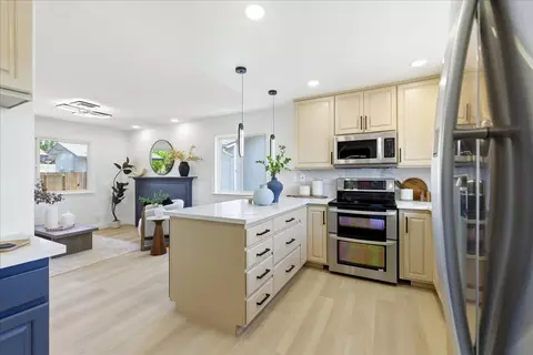 Kitchen - 7480 Stagecoach Rd, Dublin, CA 94568 photo 7 of 8