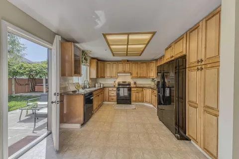 Kitchen - 806 Danbury St, Salinas, CA 93906 photo 1 of 4