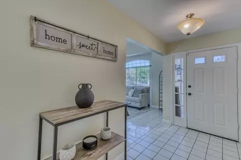 Entry Way - 806 Danbury St, Salinas, CA 93906 photo 2 of 5
