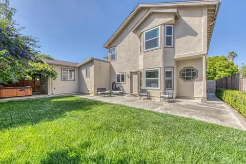 Exterior - 806 Danbury St, Salinas, CA 93906 photo 3 of 7