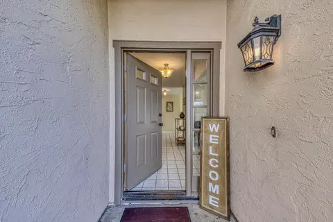 Entry Way - 806 Danbury St, Salinas, CA 93906 photo 1 of 5
