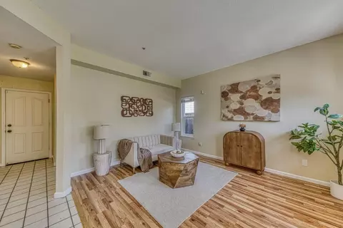 Living - 806 Danbury St, Salinas, CA 93906 photo 1 of 2