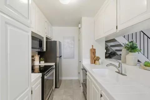 Kitchen - 287 Watson Dr 2, Campbell, CA 95008 photo 3 of 6