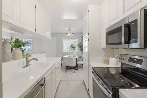 Kitchen - 287 Watson Dr 2, Campbell, CA 95008 photo 5 of 6