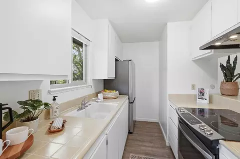 Kitchen - 1400 Ruby Ct 4, Capitola, CA 95010 photo 2 of 4