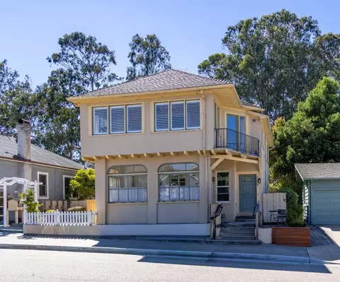 114 Carmel Ave, Pacific Grove, CA 93950