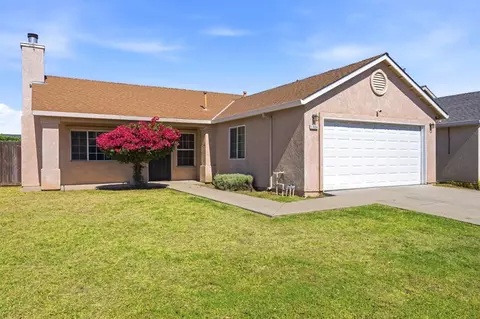 1934 Mcgee Ave, Dos Palos, CA 93620