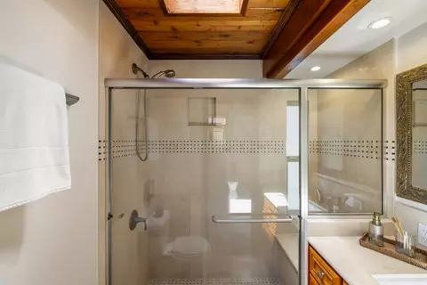 Bath - 88 Corona Rd # A, Carmel, CA 93923 photo 3 of 4