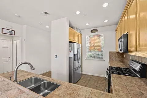 Kitchen - 7934 Kipling Cir, Gilroy, CA 95020 photo 4 of 4